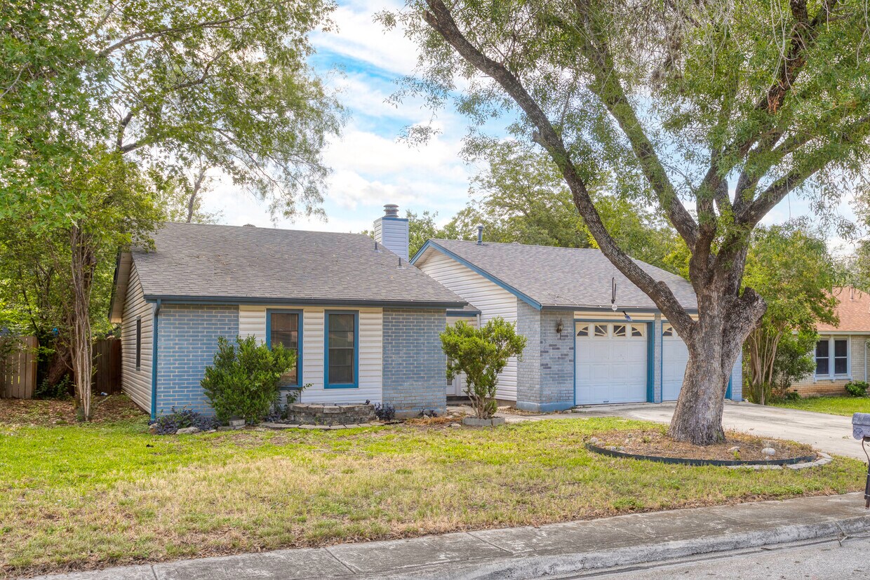 Foto principal - 7254 Flaming Forest St