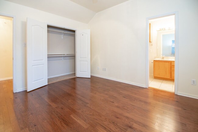 Building Photo - 1253 Lovett St