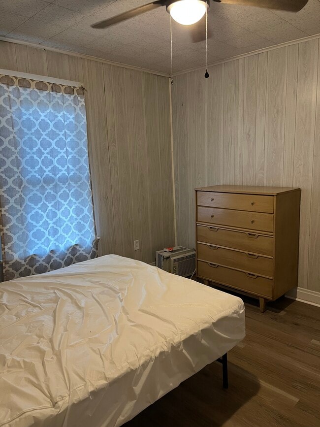 Building Photo - 1155 Fort Henry Ave