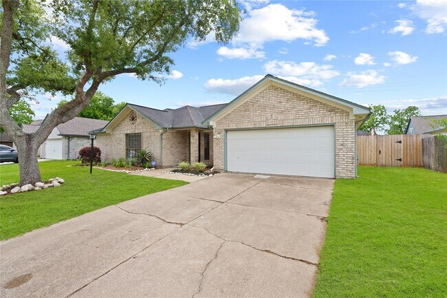Building Photo - 13111 Rosstown Dr