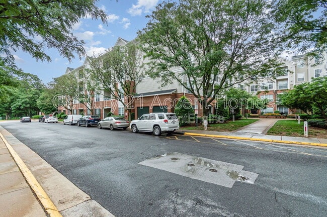 Foto del edificio - 4860 Eisenhower Ave