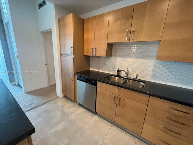 Foto del edificio - 300 S Australian Ave