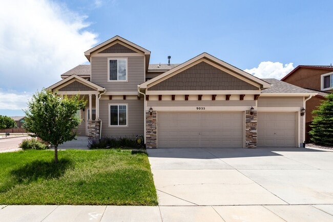 Spacious 5-Bedroom Home with Finished Base... - Spacious 5-Bedroom Home with Finished Base...