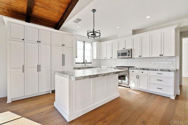 Building Photo - 6138 Paseo Delicias