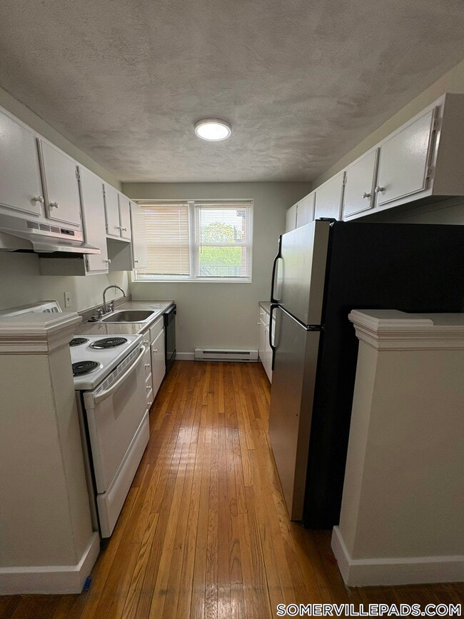 Building Photo - 402 Highland Ave