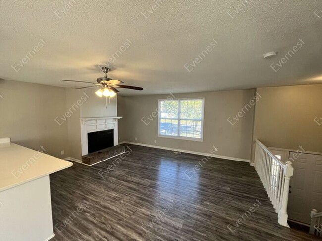Building Photo - 922 Dominion Dr