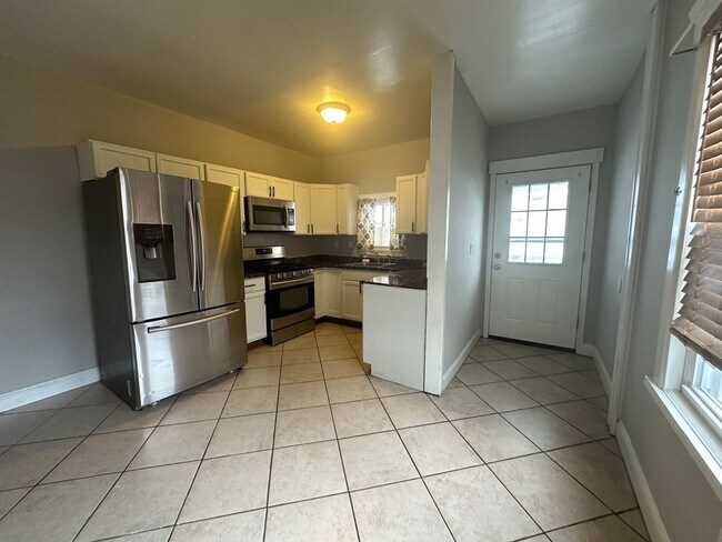 Foto del edificio - 4012 Archwood Ave