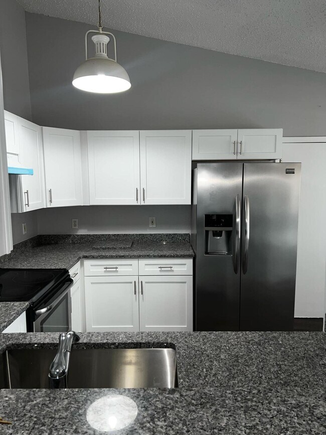 Building Photo - 11076 Sacco Dr