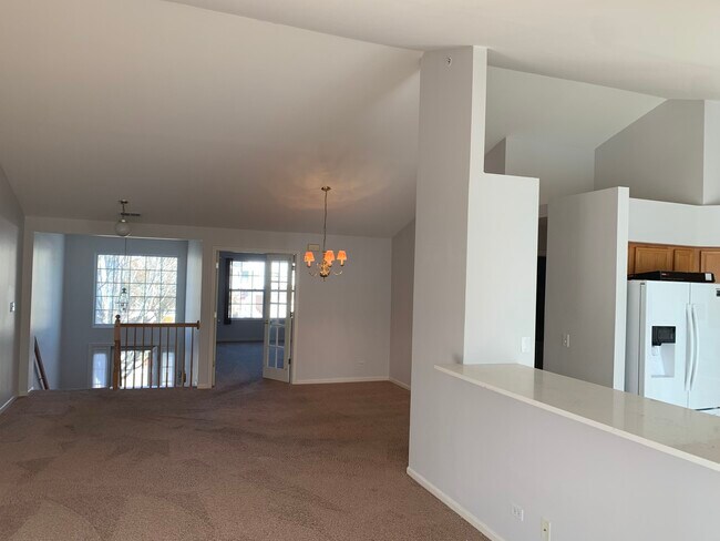 Foto del edificio - 876 Stuarts Dr