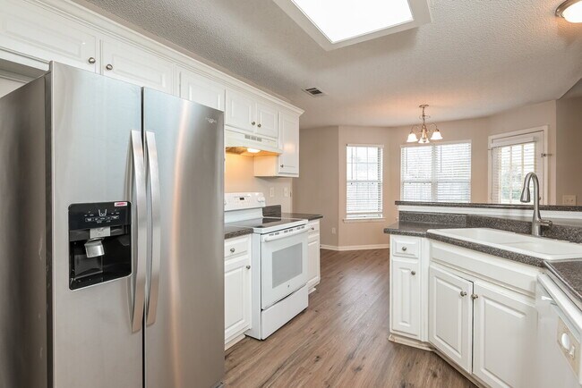 Foto del edificio - 75 Pinkston Farm Rd