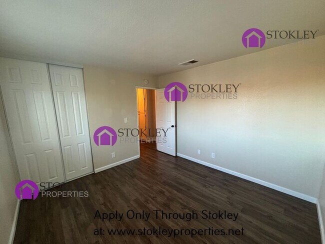 Foto del edificio - 305 E St