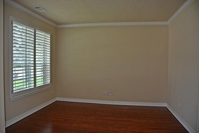Foto del edificio - 12731 Regal Pine Ln