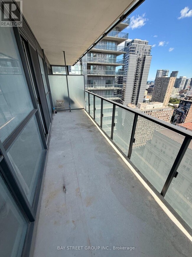 Building Photo - 15 Grenville St
