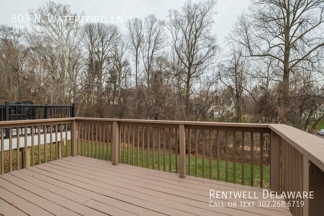 Building Photo - 803 N Waterford Ln