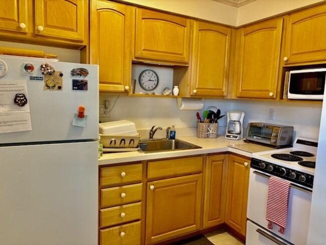 Building Photo - seabreeze South condo