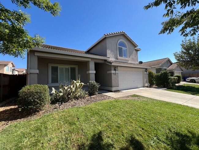 Building Photo - Spacious, Beautiful Elk Grove Home on a Cu...