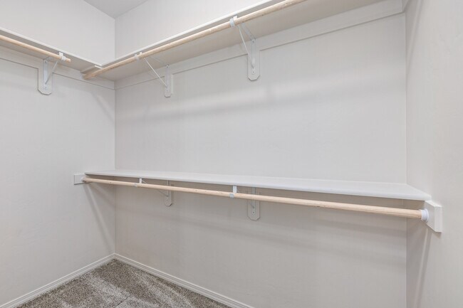 Foto del edificio - 1889 N W Enterprise St