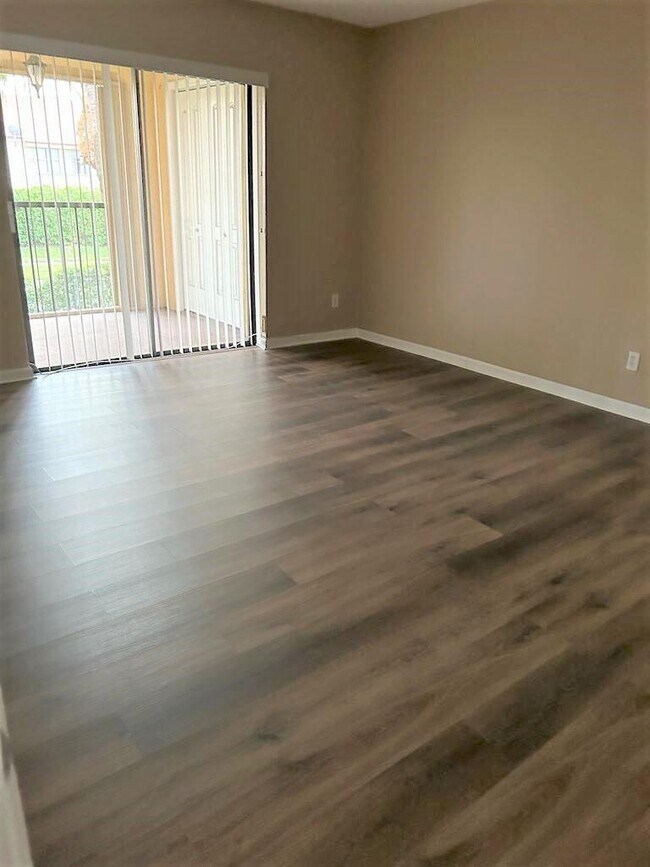 Foto del edificio - 1629 Cabot Ln