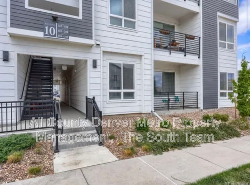 Photo - 6153 North Ceylon Street
