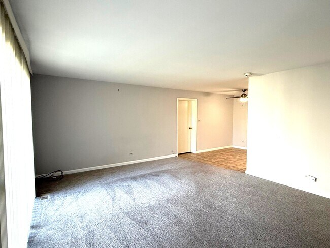 Building Photo - 931 Shattuck Ln