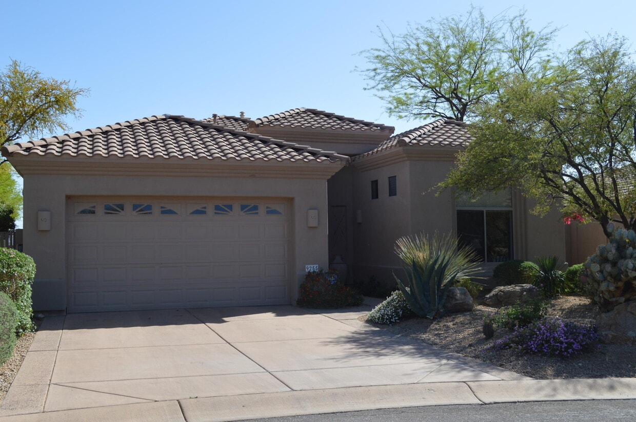 Primary Photo - 9255 E Broken Arrow Dr