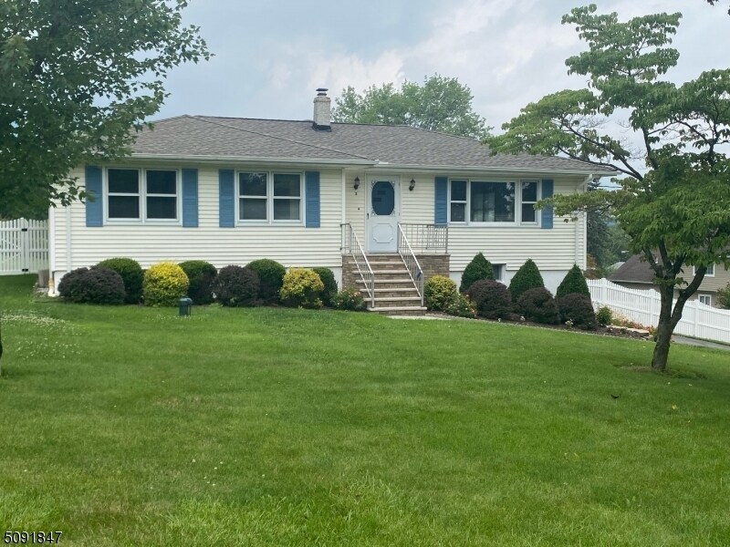 Primary Photo - 3 Greenridge Dr