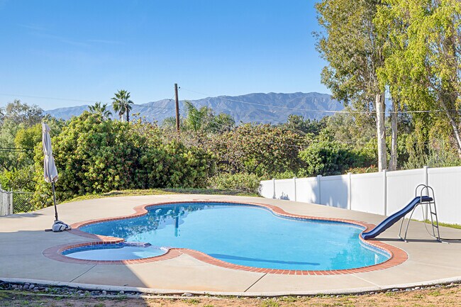 Building Photo - 1720 Via Entrada