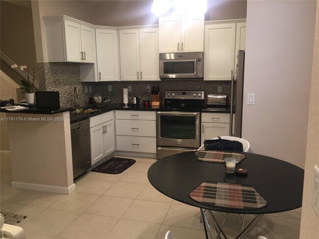 Foto del edificio - 283 SW 7th Ct