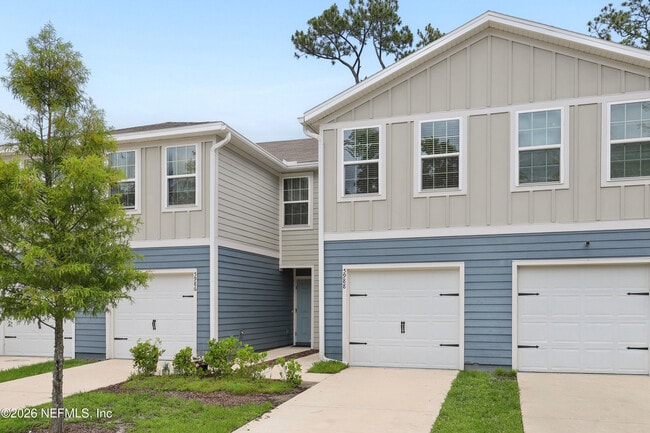 Building Photo - 5988 Creekside Crossing Dr