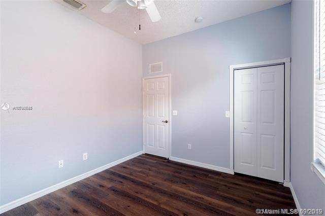 Building Photo - 1412 SE 23rd Dr  1412