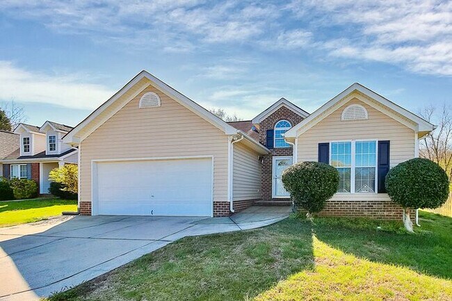 Building Photo - Spacious 3BD/2BA Ranch Home in the Habersh...