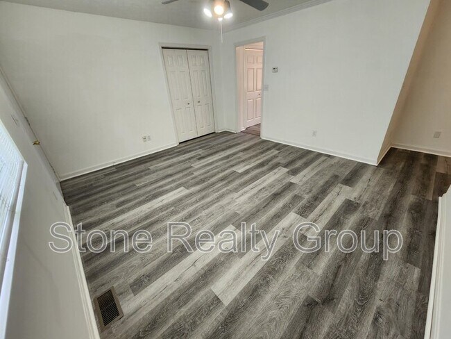 Building Photo - 760 S Fulton St
