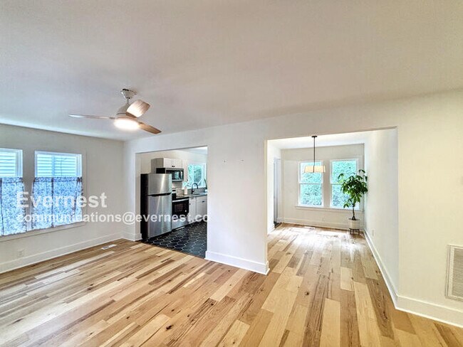 Foto del edificio - 4422 Edelweiss St