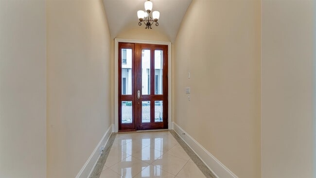 Building Photo - 1700 Sunset Blvd