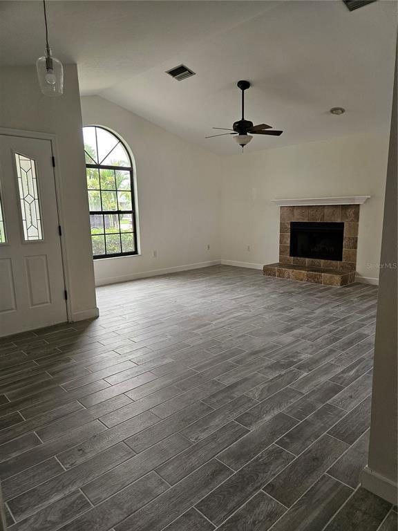 Building Photo - 4252 Prairie View Dr S