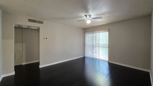 Building Photo - 1700 SW 16th Ct