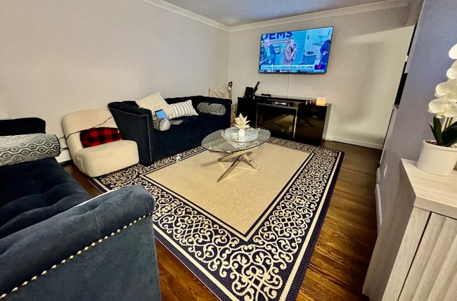 Building Photo - 80 Hickory Rd