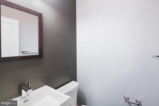 Foto del edificio - 2612 Webster St