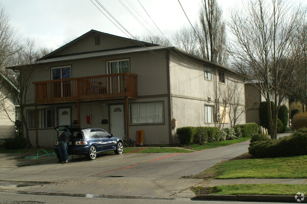 Building Photo - Housing Hope Woods Creek