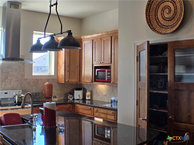 Foto del edificio - 8004 Ridgeway Ct