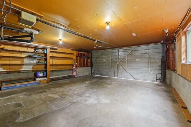 Building Photo - 1642 S Mullen St