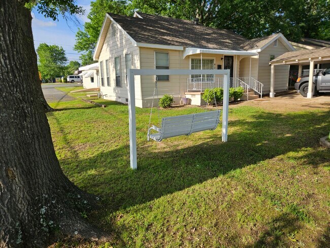Foto del edificio - 420 W Hickory St