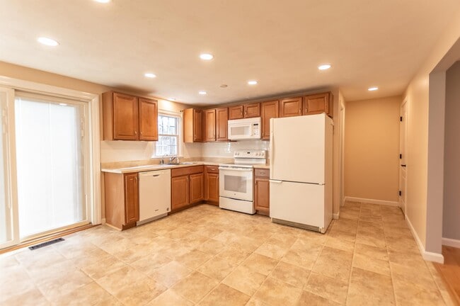 Building Photo - 87 Scobie Pond Rd