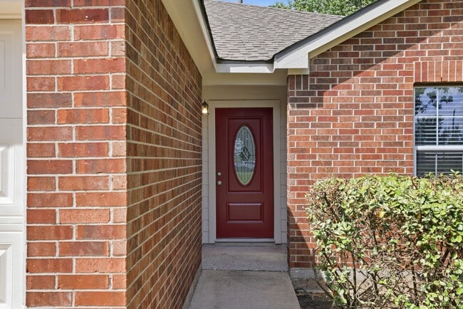 Building Photo - 17819 Gimbal Way