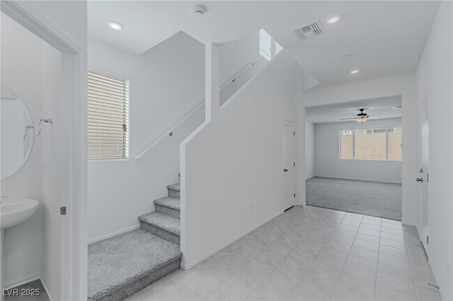 Building Photo - 7851 Wolf Fang Ct
