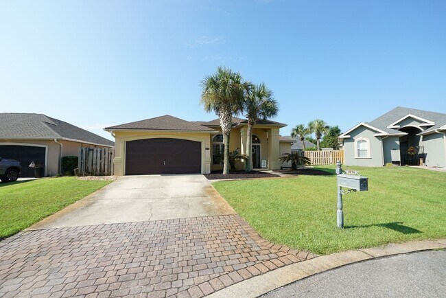 Foto del edificio - Charming 3-Bedroom Home in Peaceful Cul-de...