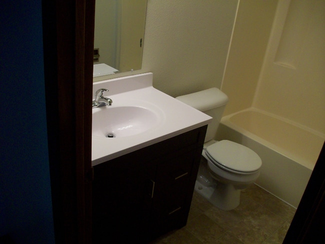 Foto del edificio - 2208 E Divide Ave