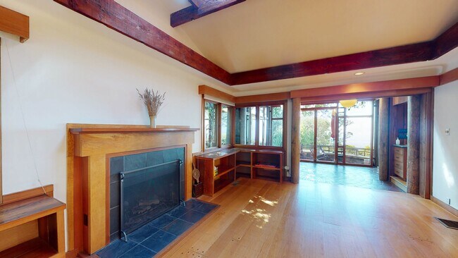 Building Photo - Berkeley Hills Beauty!