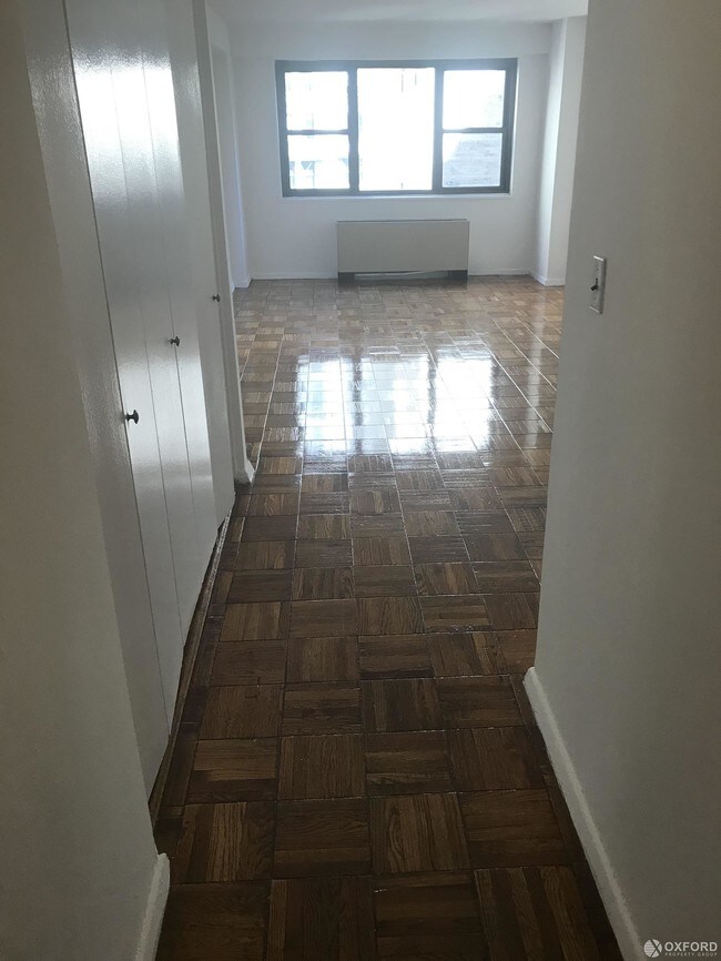 Building Photo - East 86th Street