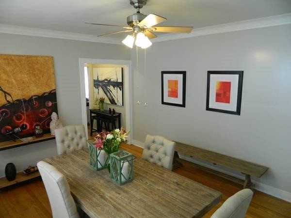 Primary Photo - 6234 N Artesian Ave